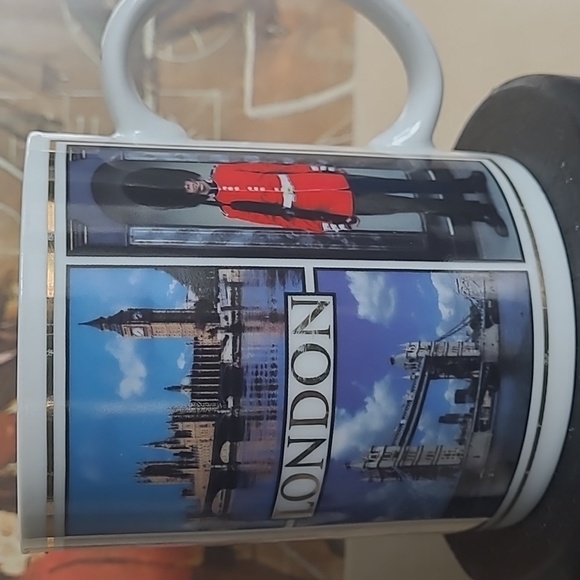 LAMBERT SOUVENIRS PORCELAIN LONDON MUG - Picture 6 of 9